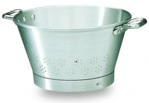 Passoire conique aluminium fond cerclé. C - C