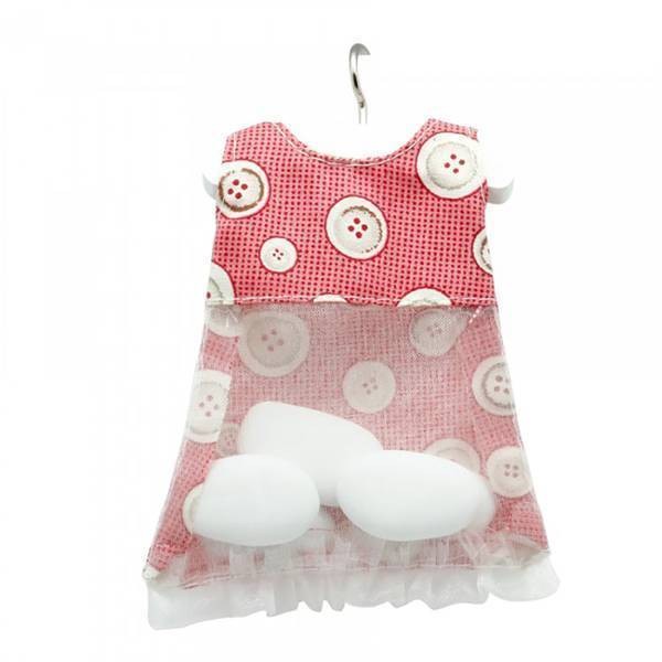 Robe rose avec boutons